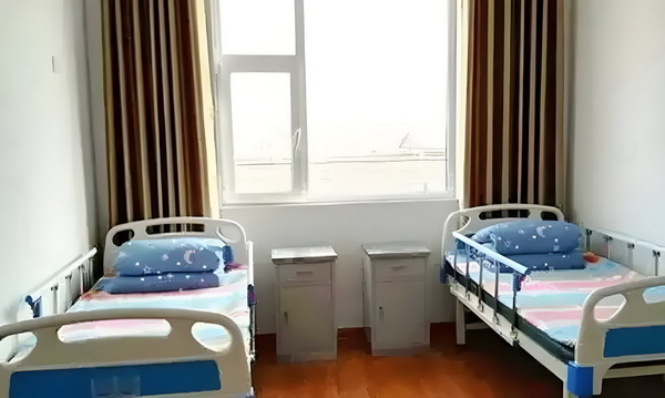 外地户口迁入深圳户口_佟丽娅儿子正脸曝光，五官气质超像爸爸 一辆野猪快车城际撞上