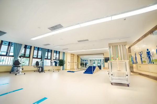 应届留学生落户深圳_你属于我，酋长近端锋凯尔西首次晒出与霉霉恋爱后的甜蜜合照 凯尔西首次元/月预约